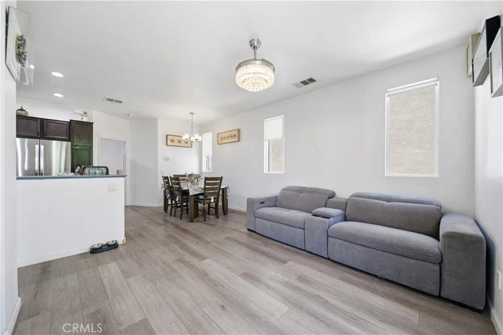 14685 Sherman Van Nuys, CA 91405