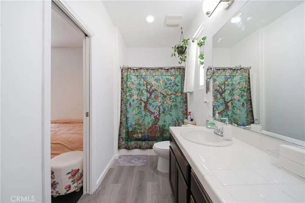 14685 Sherman Van Nuys, CA 91405