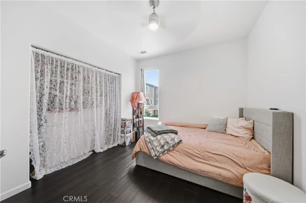 14685 Sherman Van Nuys, CA 91405