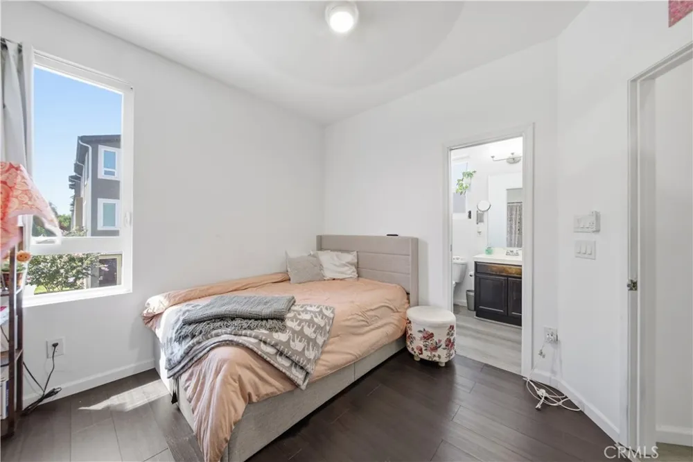 14685 Sherman Van Nuys, CA 91405