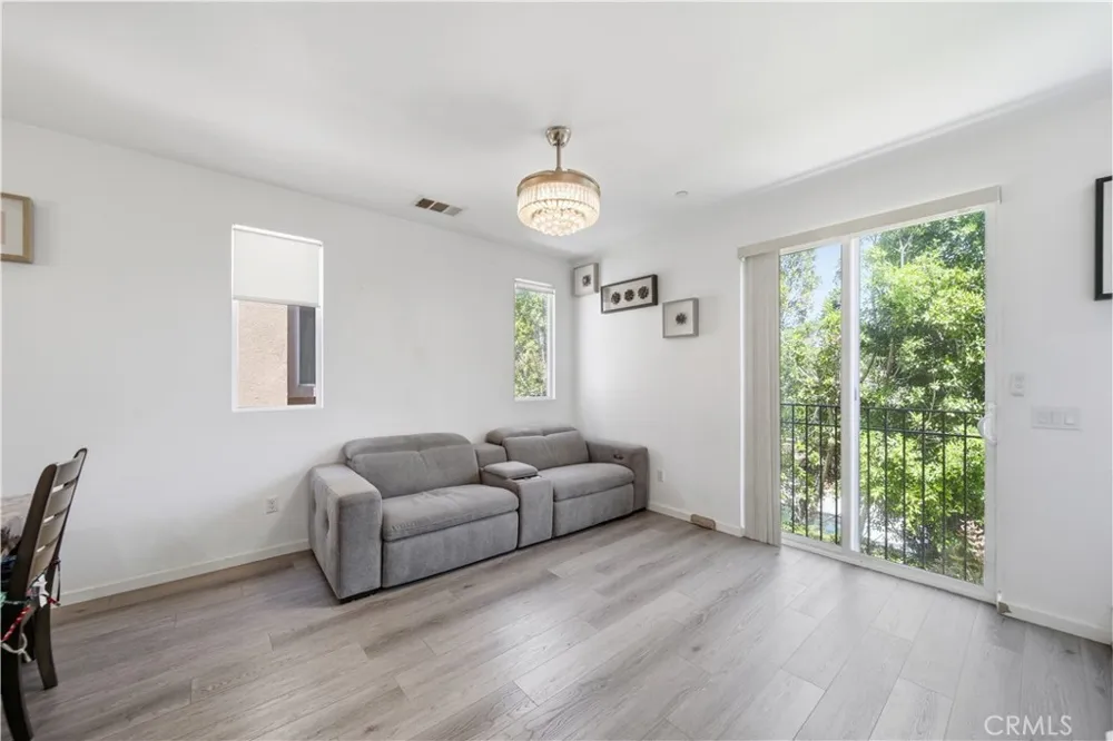 14685 Sherman Van Nuys, CA 91405