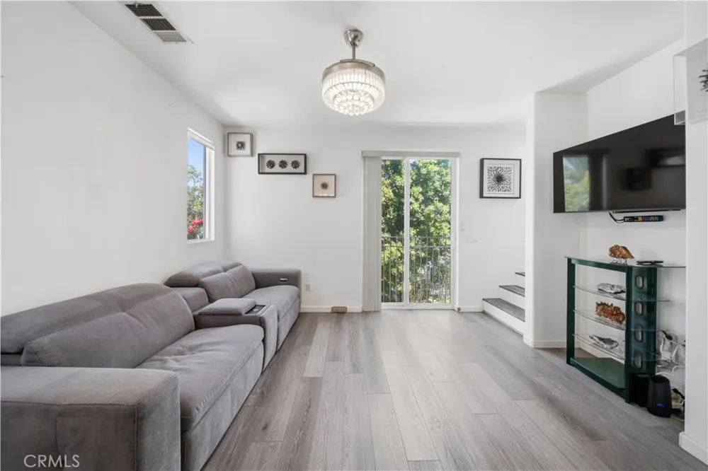 14685 Sherman Van Nuys, CA 91405