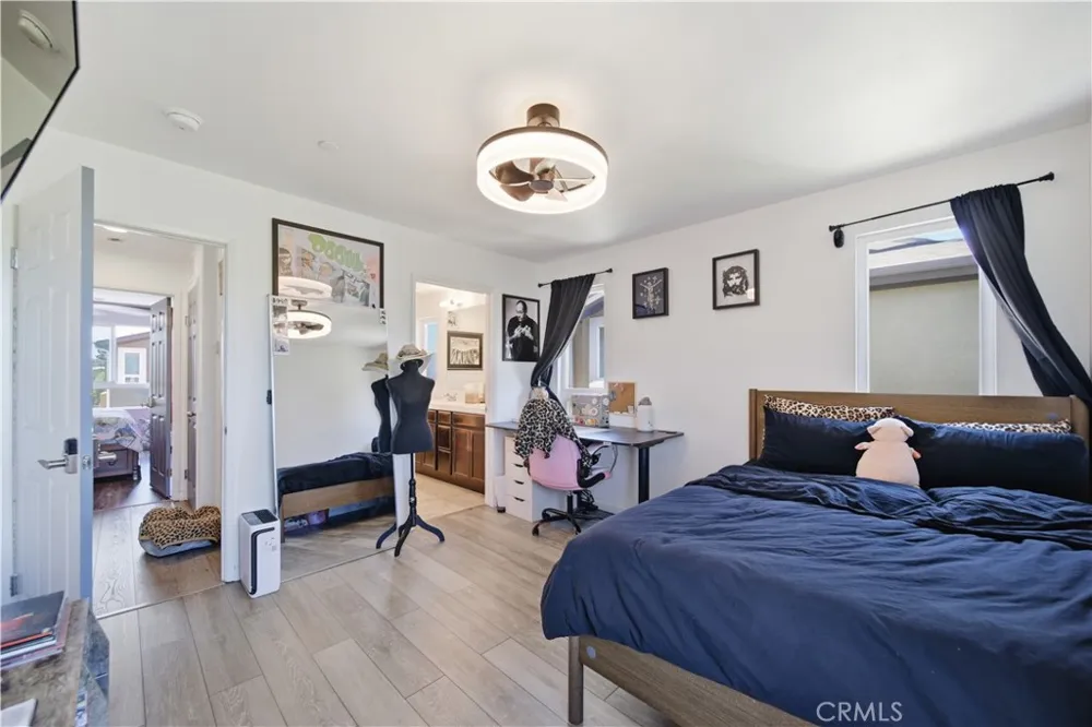 14685 Sherman Van Nuys, CA 91405