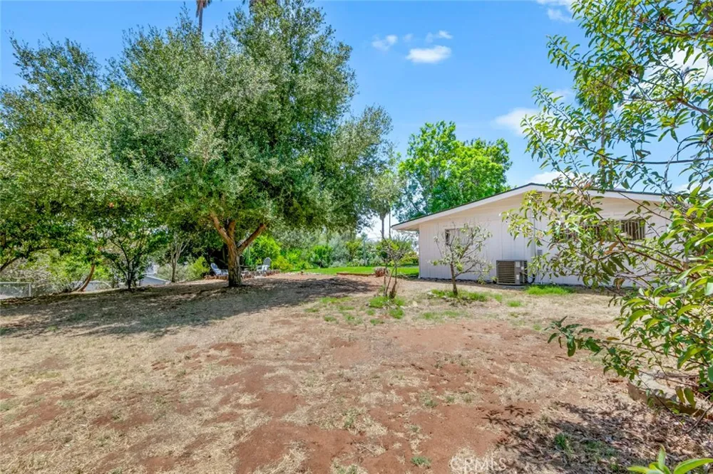 11525 Manzanita Lakeside, CA 92040