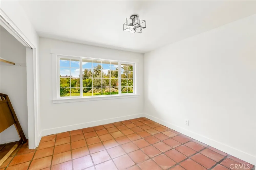 11525 Manzanita Lakeside, CA 92040