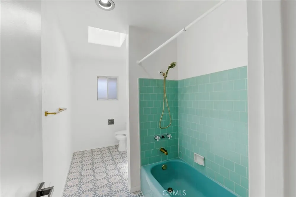 11525 Manzanita Lakeside, CA 92040