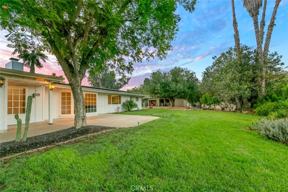 11525 Manzanita Lakeside, CA 92040