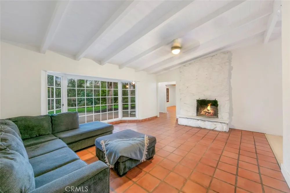 11525 Manzanita Lakeside, CA 92040