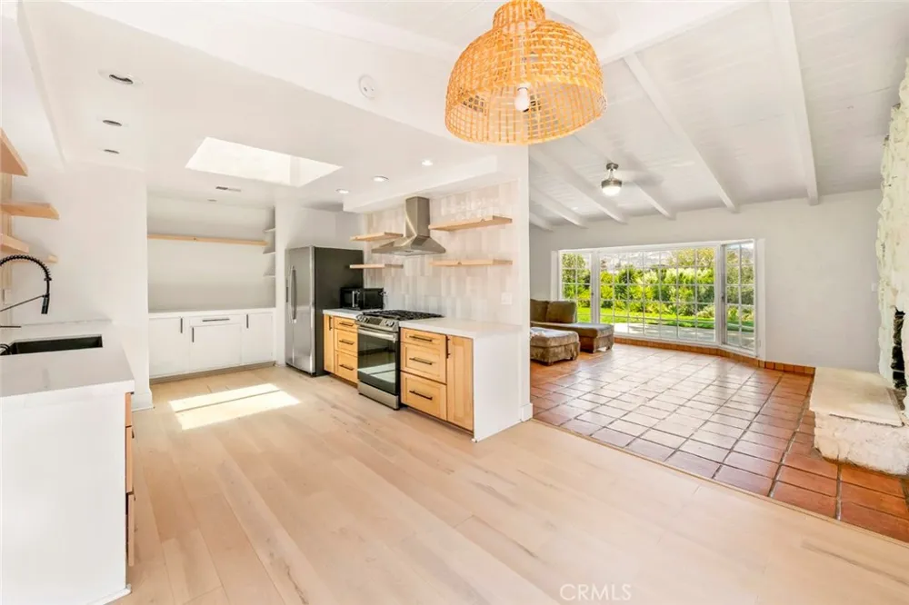 11525 Manzanita Lakeside, CA 92040