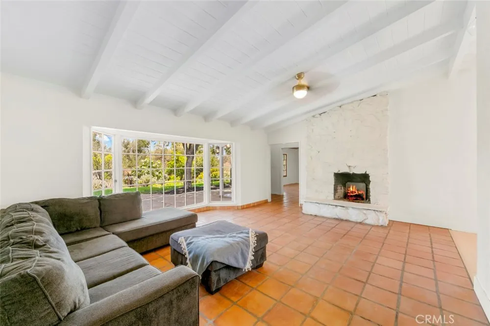 11525 Manzanita Lakeside, CA 92040