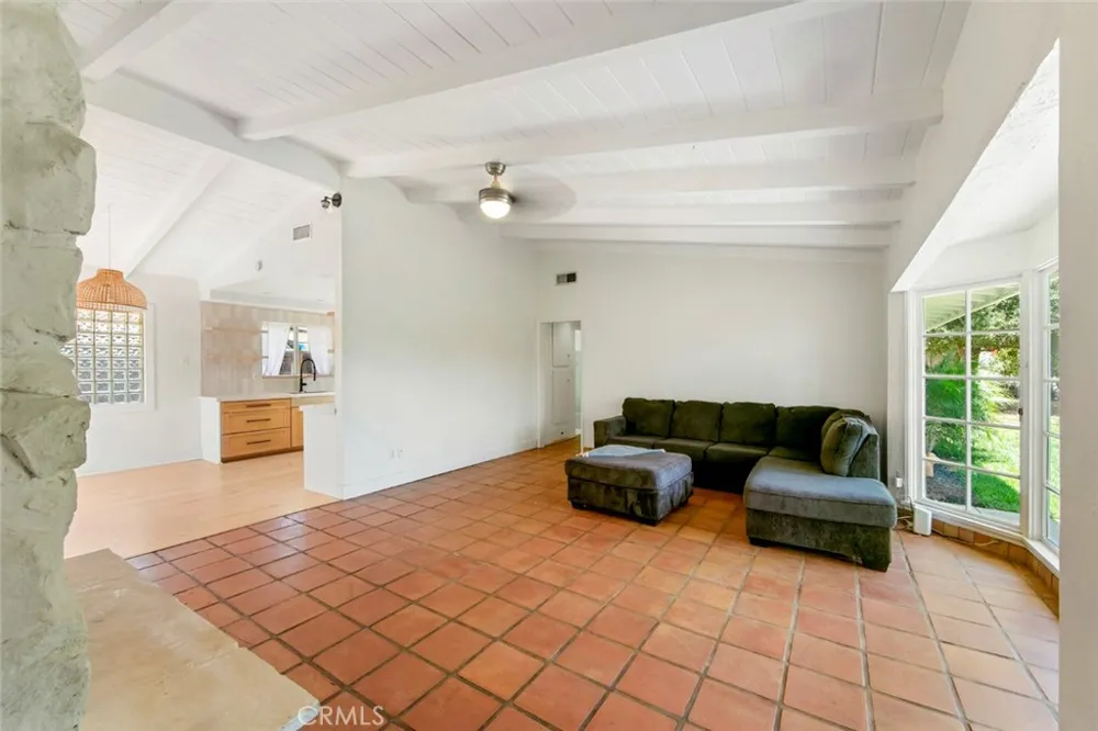 11525 Manzanita Lakeside, CA 92040