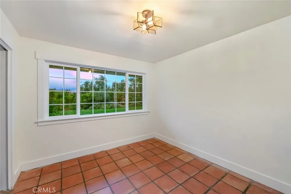 11525 Manzanita Lakeside, CA 92040