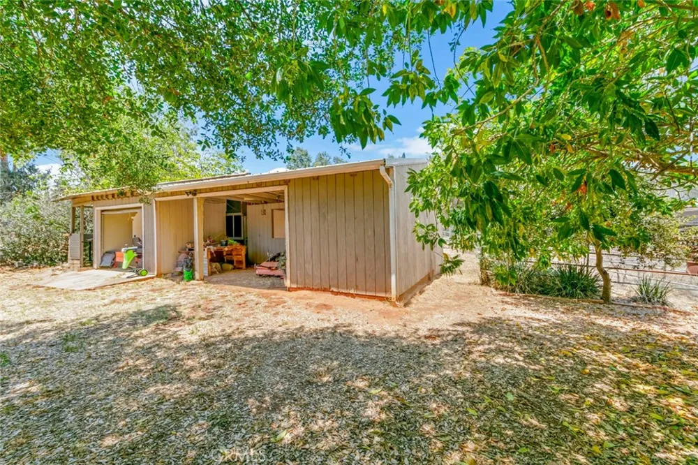 11525 Manzanita Lakeside, CA 92040