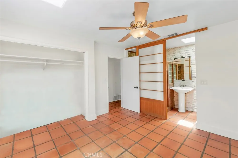 11525 Manzanita Lakeside, CA 92040
