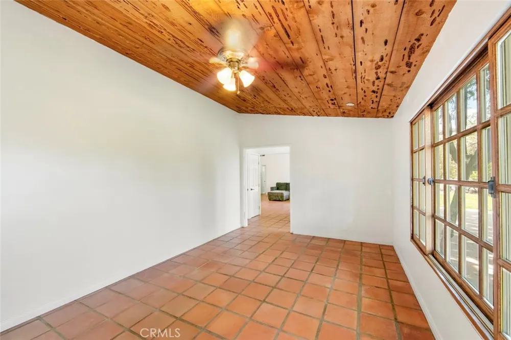 11525 Manzanita Lakeside, CA 92040