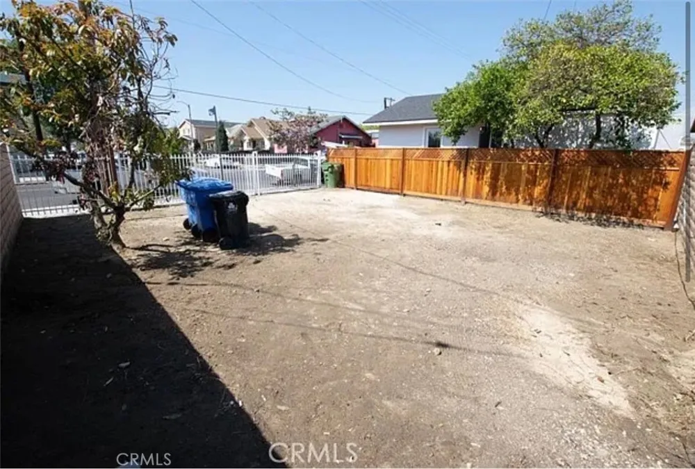 4312 Ascot Los Angeles, CA 90011
