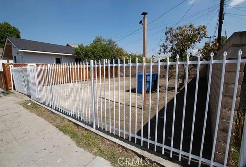 4312 Ascot Los Angeles, CA 90011