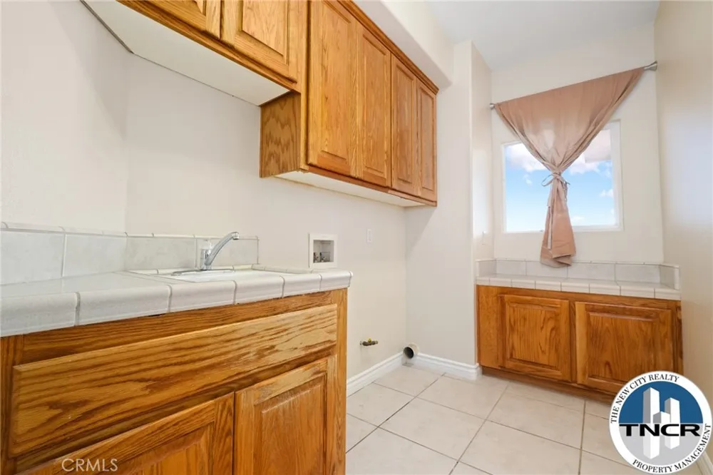 17998 Vista Point Victorville, CA 92395