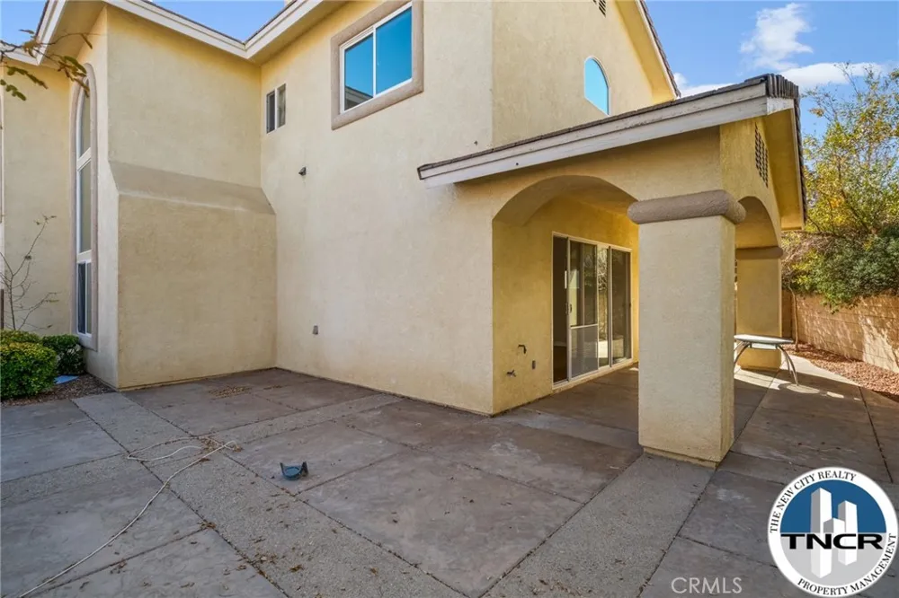 17998 Vista Point Victorville, CA 92395