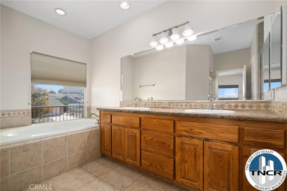 17998 Vista Point Victorville, CA 92395