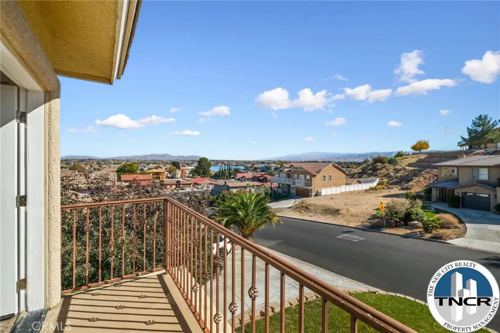 17998 Vista Point Victorville, CA 92395