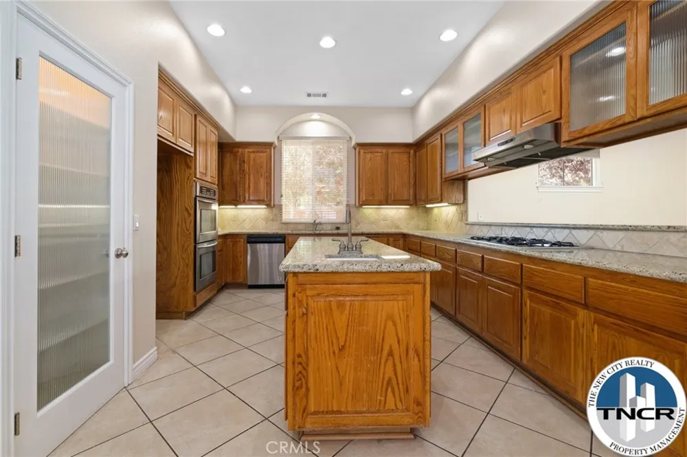 17998 Vista Point Victorville, CA 92395