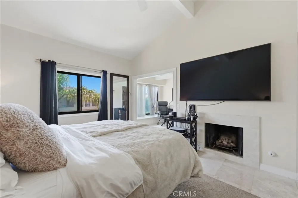 16506 Bordeaux Huntington Beach, CA 92649