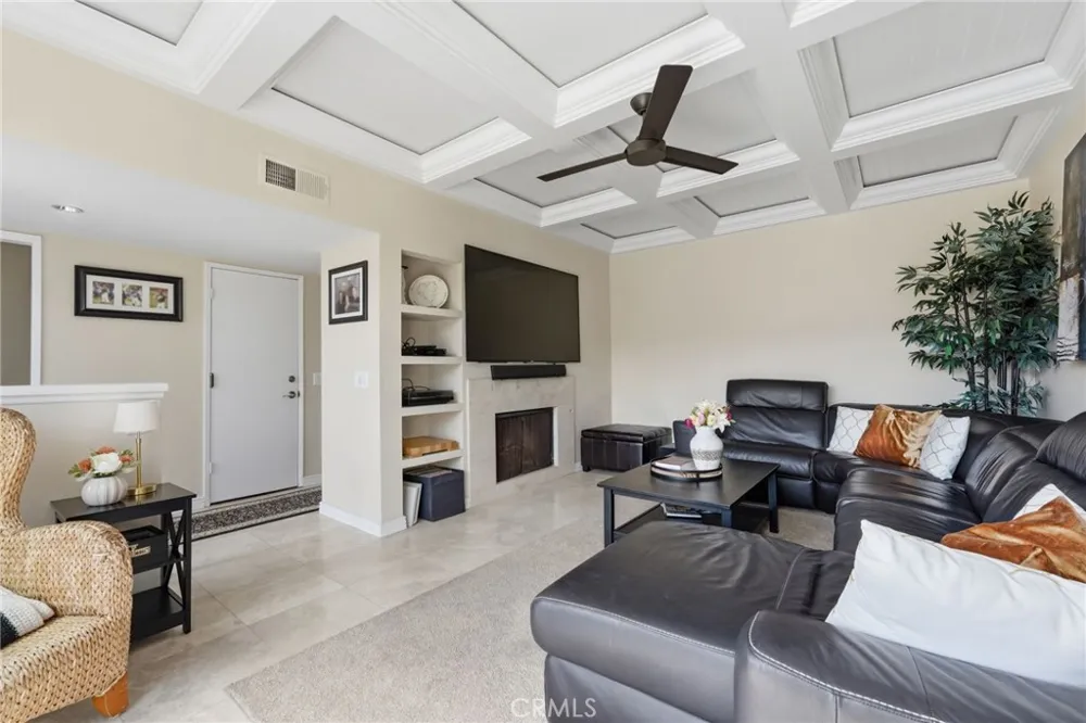 16506 Bordeaux Huntington Beach, CA 92649