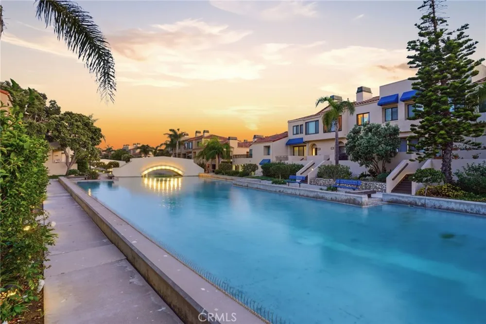 16506 Bordeaux Huntington Beach, CA 92649