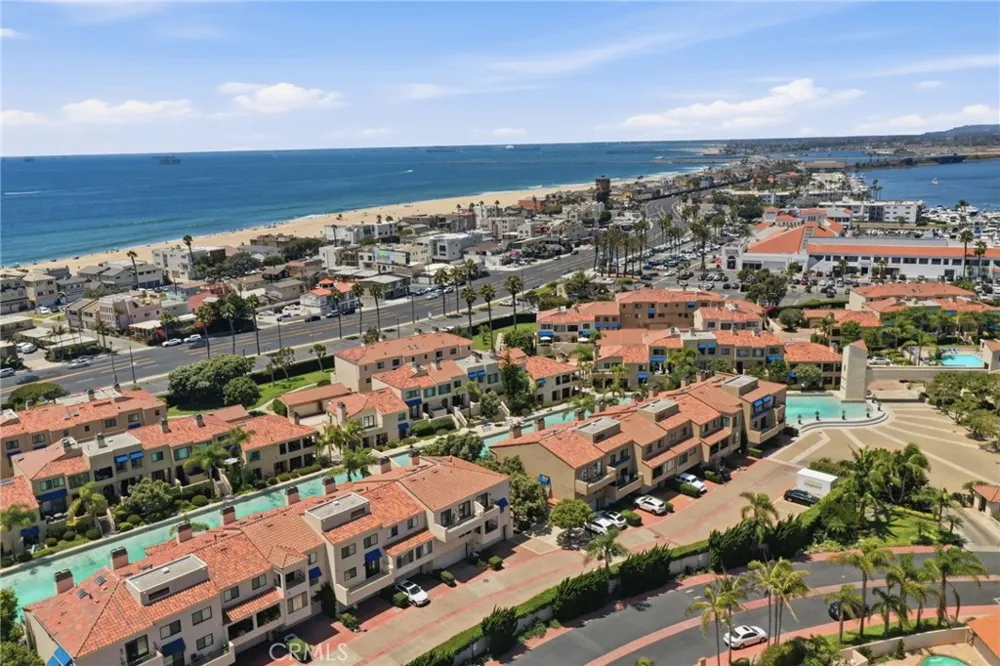 16506 Bordeaux Huntington Beach, CA 92649