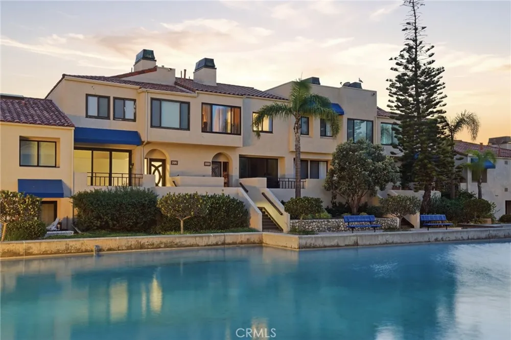 16506 Bordeaux Huntington Beach, CA 92649