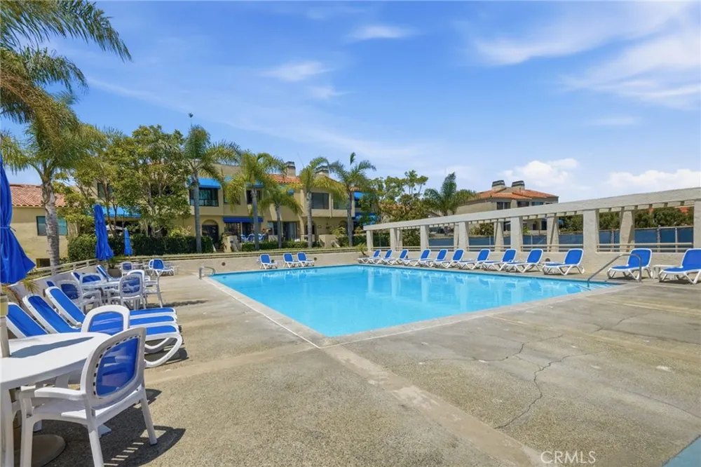 16506 Bordeaux Huntington Beach, CA 92649