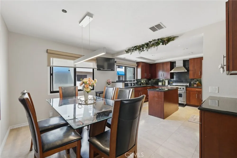 16506 Bordeaux Huntington Beach, CA 92649