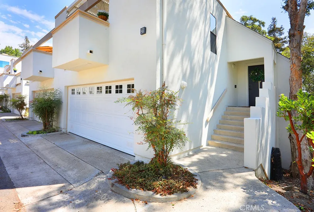5846 E Creekside #31 Orange, CA 92869