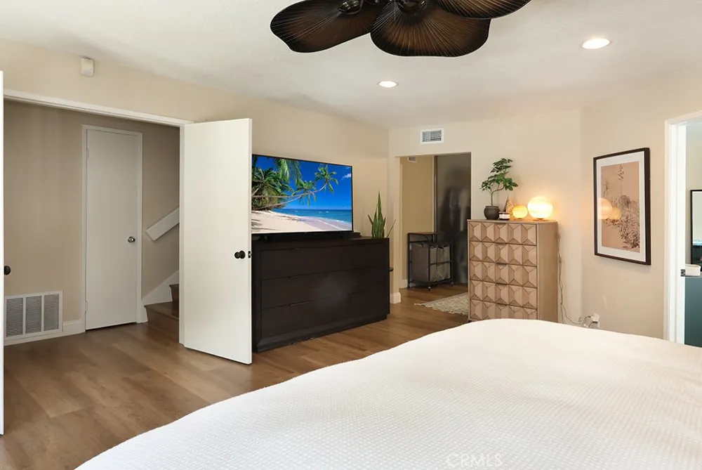 5846 E Creekside #31 Orange, CA 92869