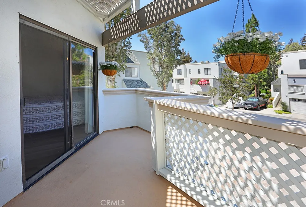5846 E Creekside #31 Orange, CA 92869
