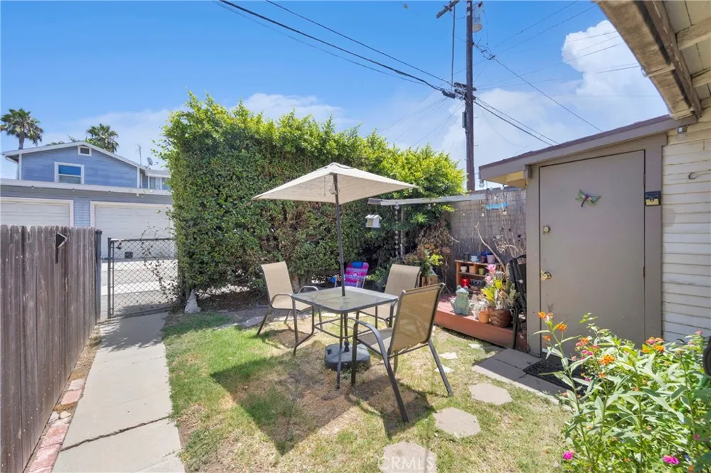 126 Yale Avenue Fullerton, CA 92831