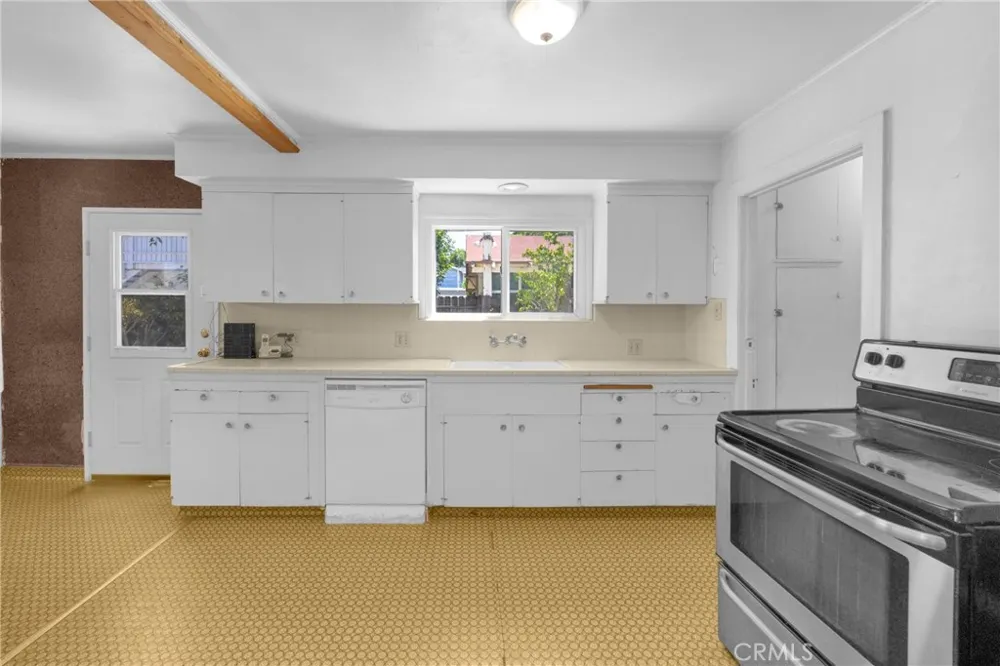 126 Yale Avenue Fullerton, CA 92831