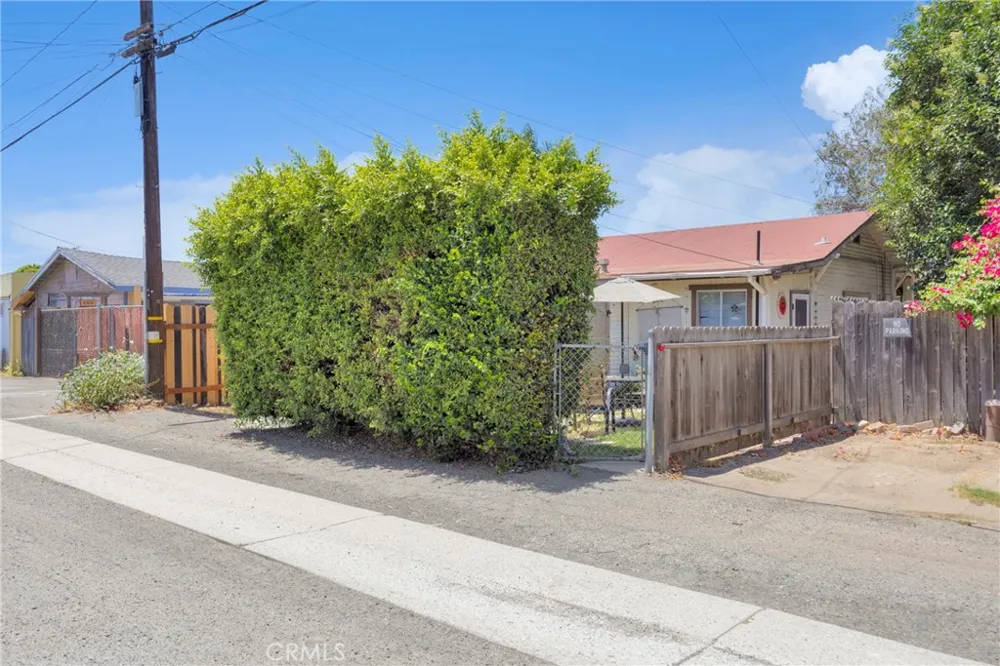 126 Yale Avenue Fullerton, CA 92831