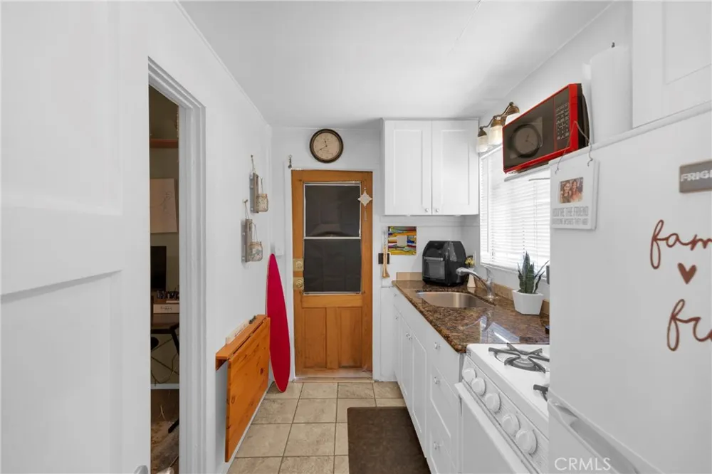 126 Yale Avenue Fullerton, CA 92831
