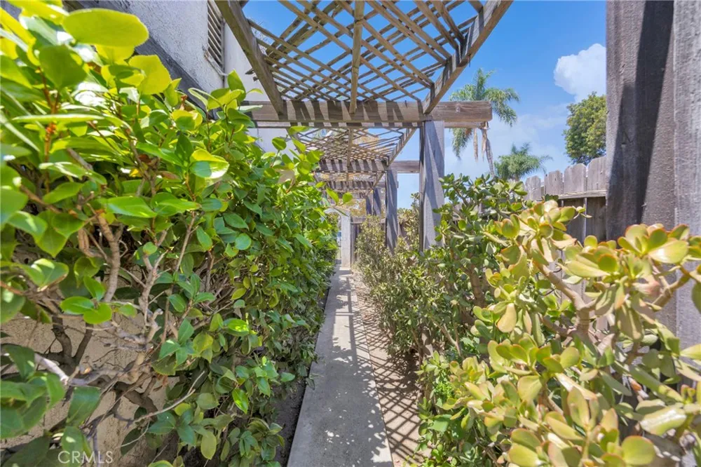 126 Yale Avenue Fullerton, CA 92831