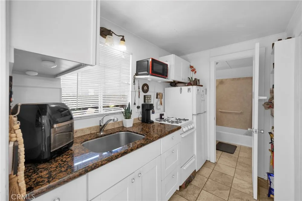 126 Yale Avenue Fullerton, CA 92831