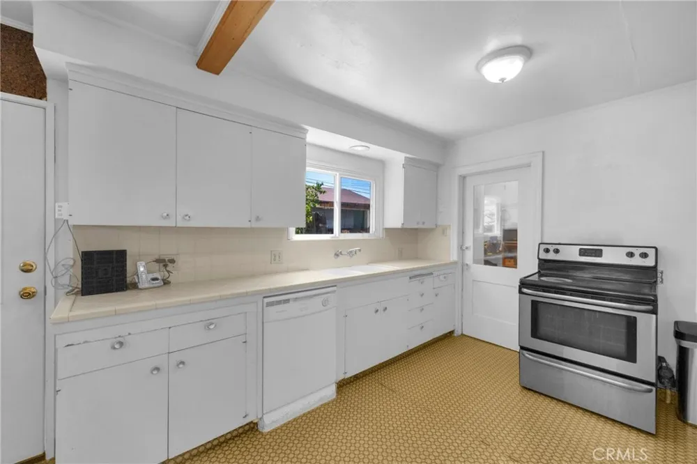 126 Yale Avenue Fullerton, CA 92831