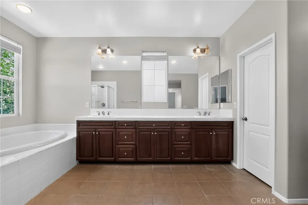 42437 71st W Lancaster, CA 93536