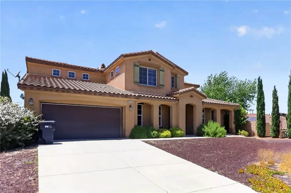 42437 71st W Lancaster, CA 93536