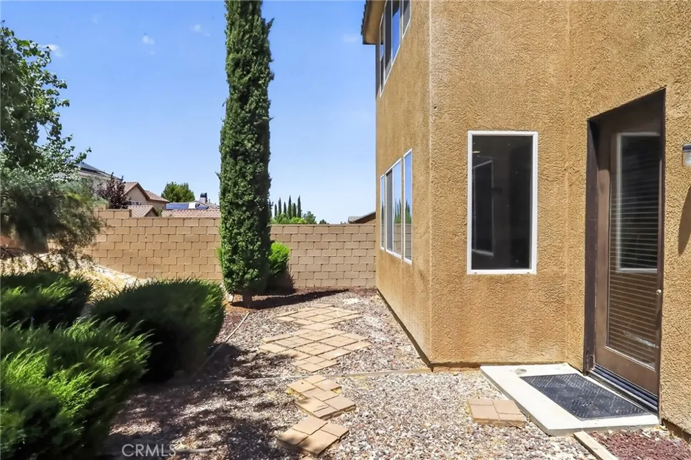 42437 71st W Lancaster, CA 93536