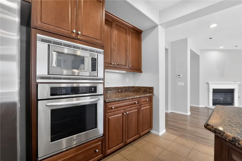 42437 71st W Lancaster, CA 93536