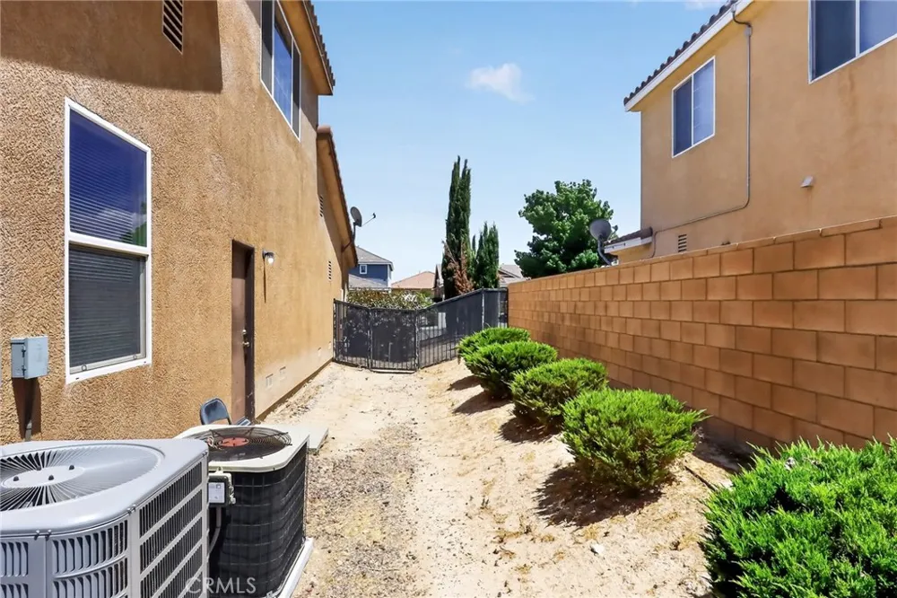 42437 71st W Lancaster, CA 93536