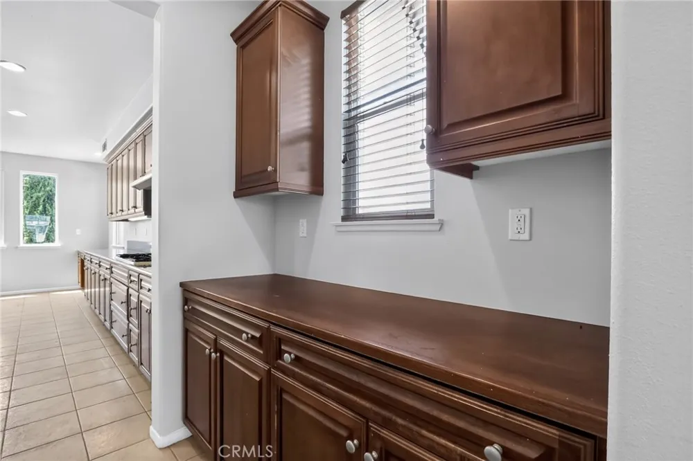 42437 71st W Lancaster, CA 93536