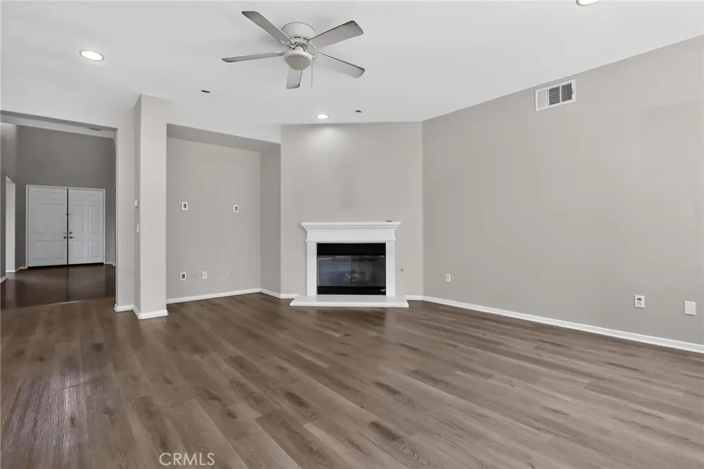 42437 71st W Lancaster, CA 93536